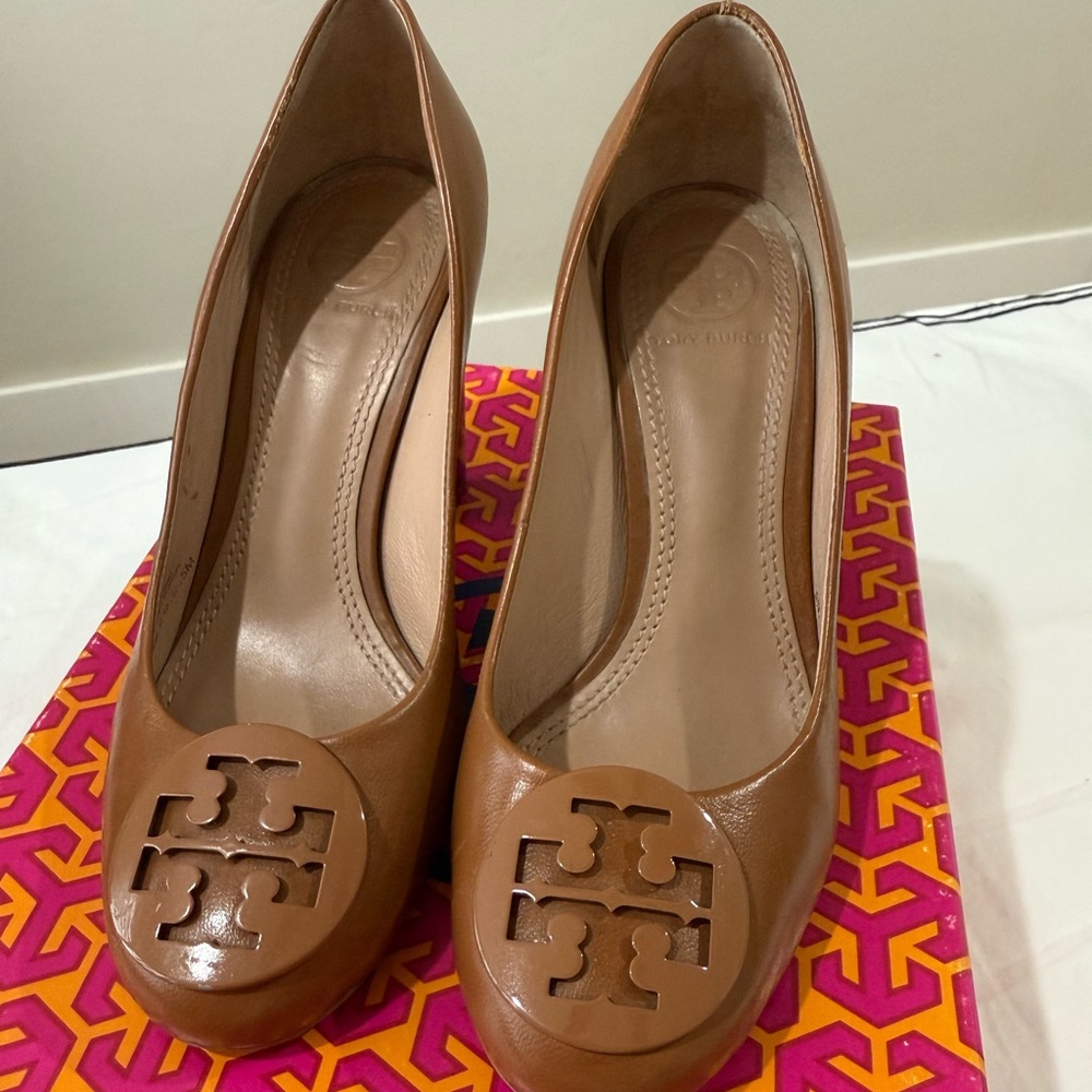 Tory Burch Brown Leather Heels with Classic Pump Design